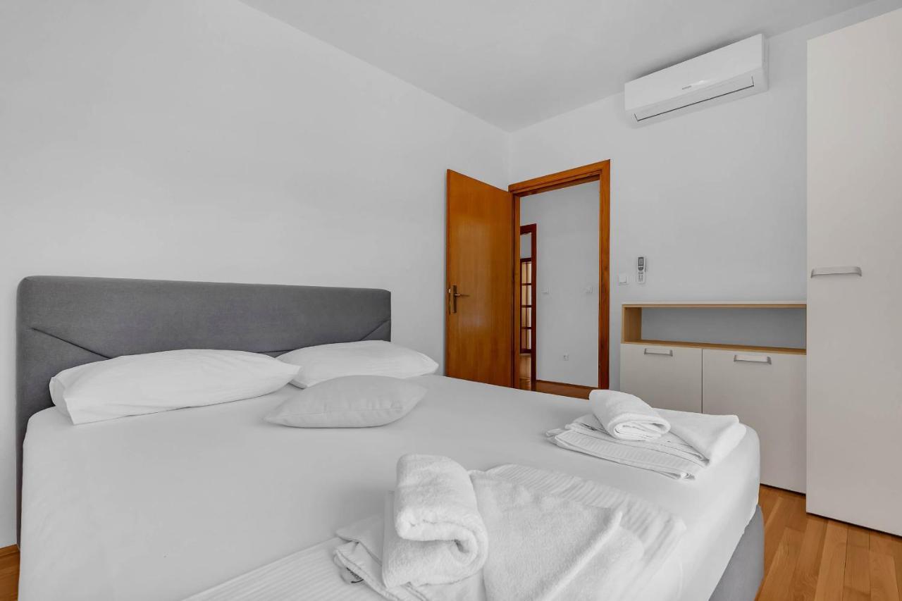 Apartments Marin เบรลา ภายนอก รูปภาพ